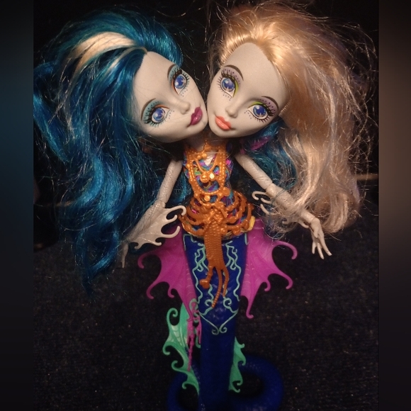 Monster High Great Scarrier Reef Pearl & Peri - Picture 4 of 10